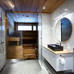 Villa Luxury Log With Hot Tub Ylläsjärvi