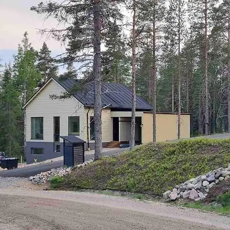 Villa Luxury Log With Hot Tub Ylläsjärvi