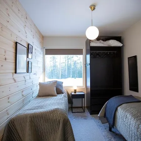 Luxury Log With Hot Tub Ylläsjärvi