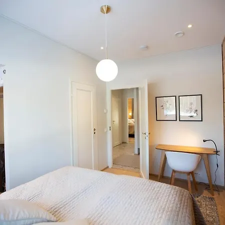 Villa Luxury Log With Hot Tub *