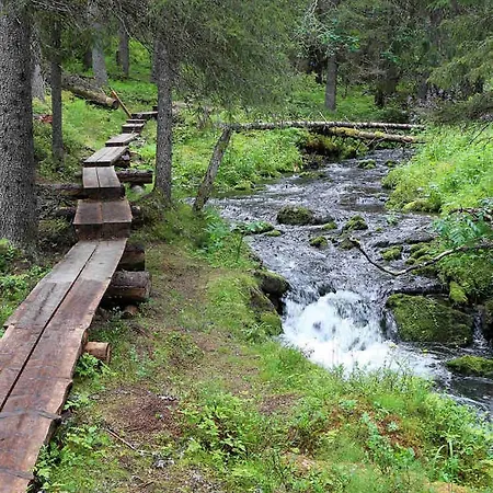 Luxury Log With Hot Tub Ylläsjärvi
